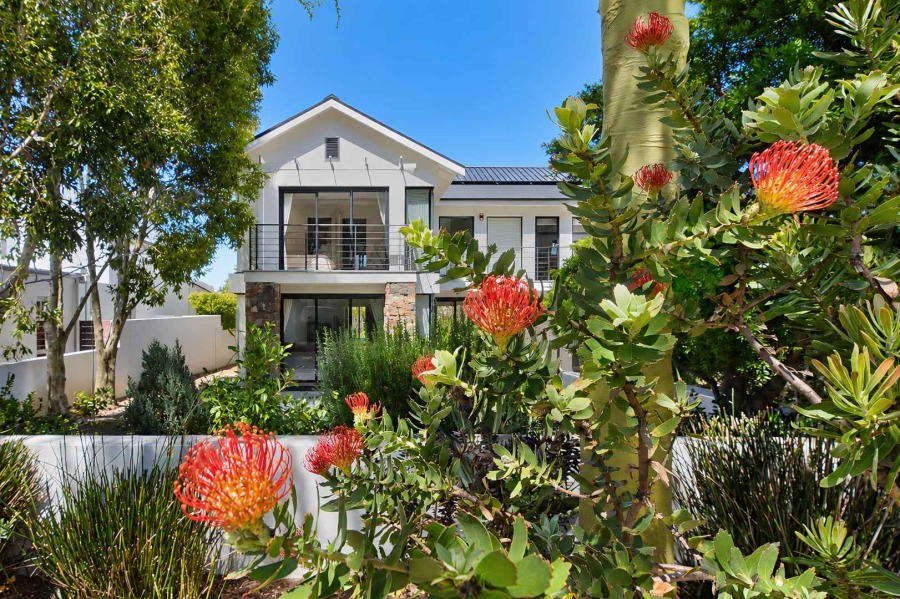 4 Bedroom Property for Sale in Fernkloof Estate Western Cape